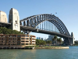 Sydney harbour bridge on the Sydney Explorer bus tour